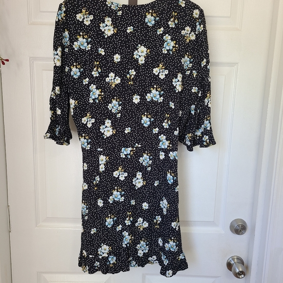(1241) The Loft Woman's Country Garden Quarter Sleeve Floral Dress, Size: 8 - Picture 10 of 13